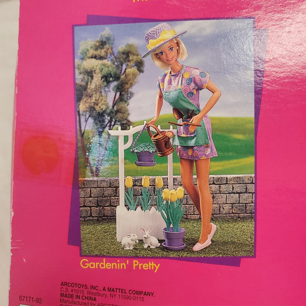 1996 Mattel Barbie Gardenin' Pretty Dress N Play Set #2