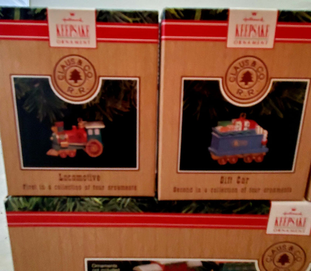 Hallmark Keepsake Claus & Co. R.R. - 4 Car Train and Train Trestle Display Stand