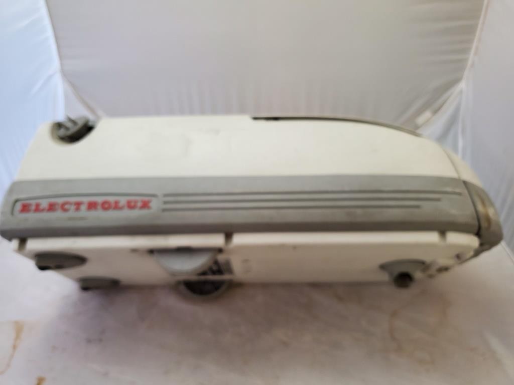 Electrolux Guardian Epic Series 8000 Vacuum Cleaner C133A