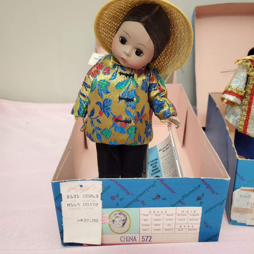 Set Of 4 Vintage Madame Alexander Miniature Showcase Series Dolls