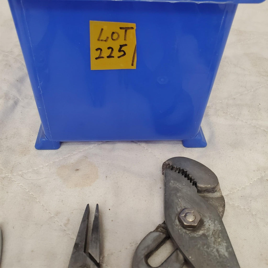 Lot of 4 Assorted Pliers and Metal Snips LOT-225