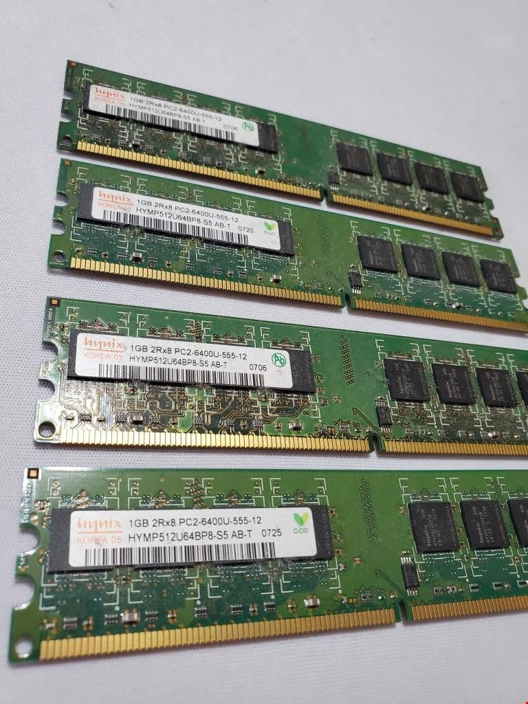 Lot of 4 - Hynix HYMP512U64BP8-S5 1GB PC2-6400U DDR-400 Server Memory Module