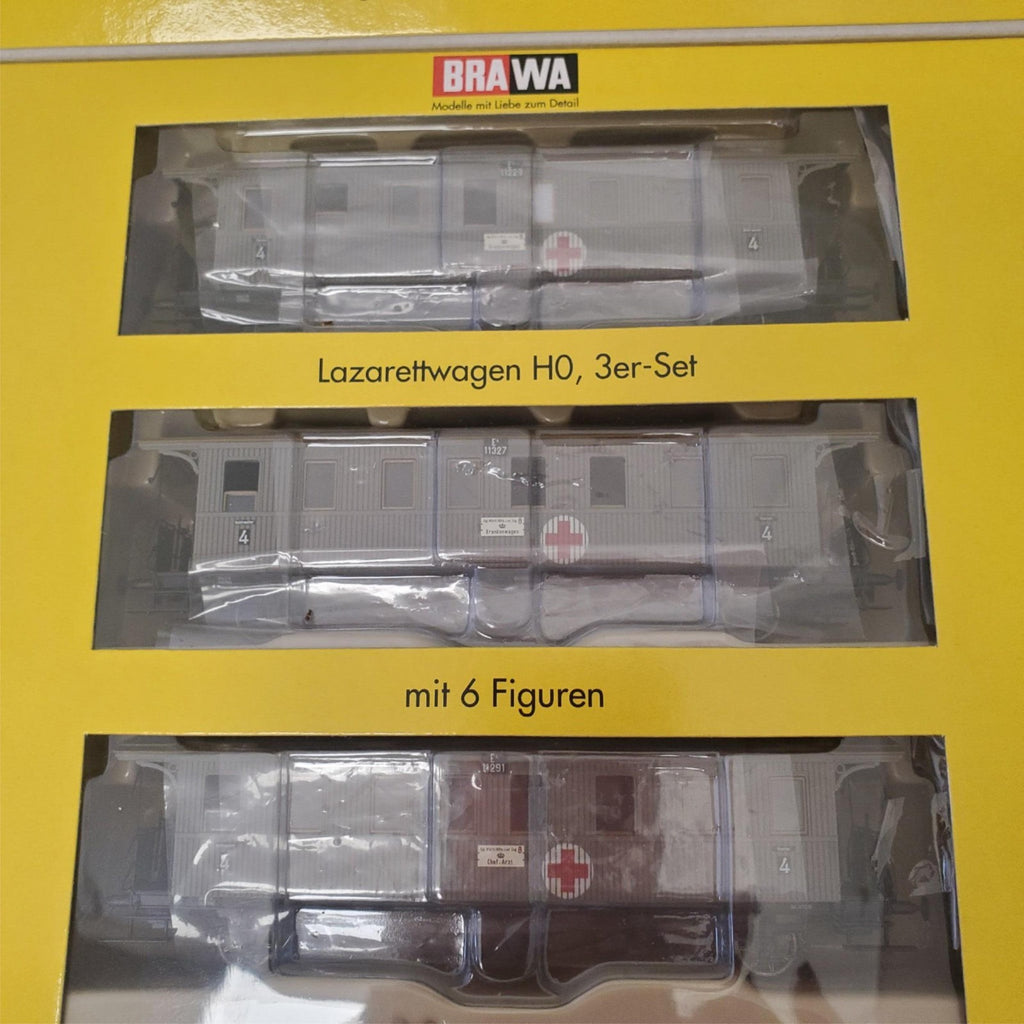Lot of 3 Riveted Tank Car, Model Railroad & Brawa Lazarettwagen HO Set 
