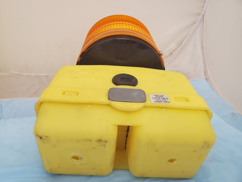 Federal Signal Battery Powered BPL26ST Strobe Warning Light Amber