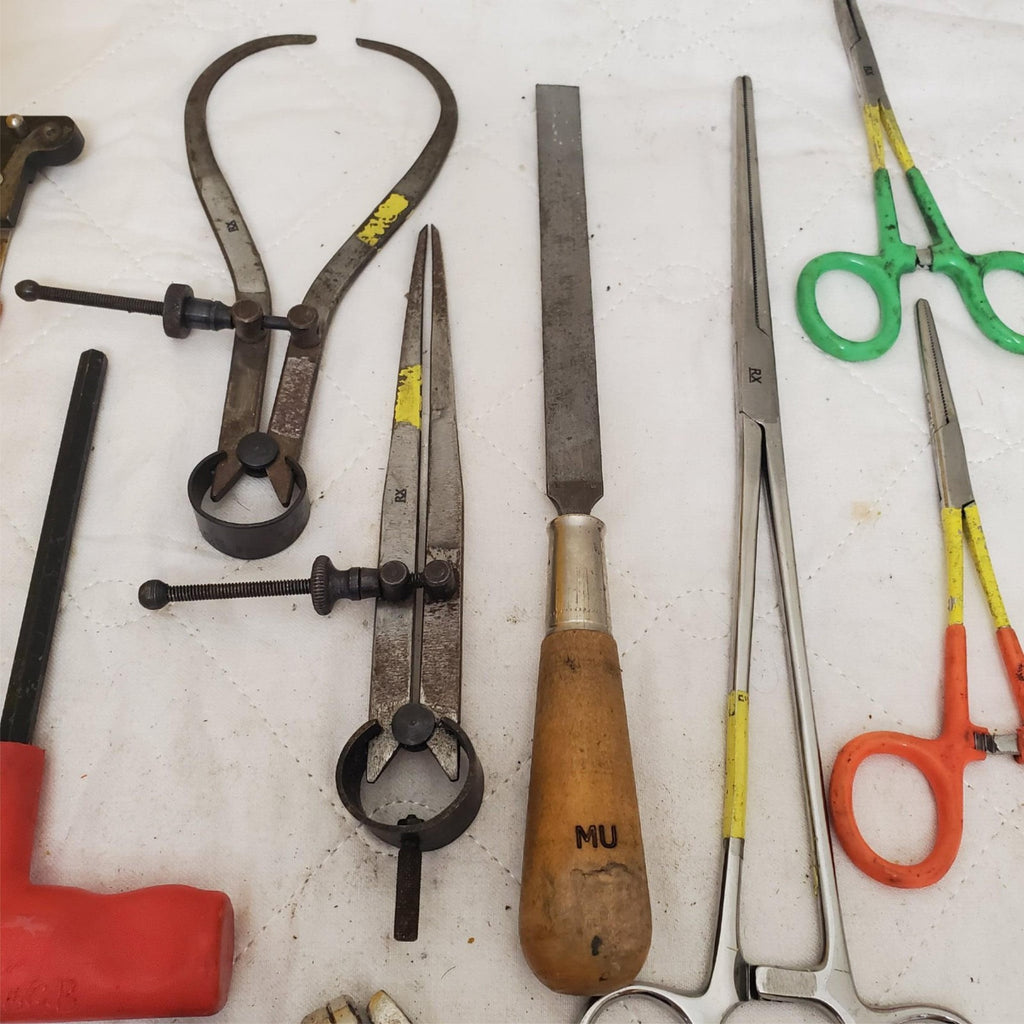 Mixed Lot Precision Hand Tools Scissors Forceps Caliper Pliers Scrapers LOT-547