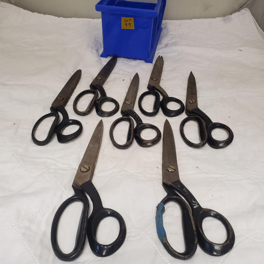 Lot of 7 Assorted Handle Pinking Scissors LOT-97