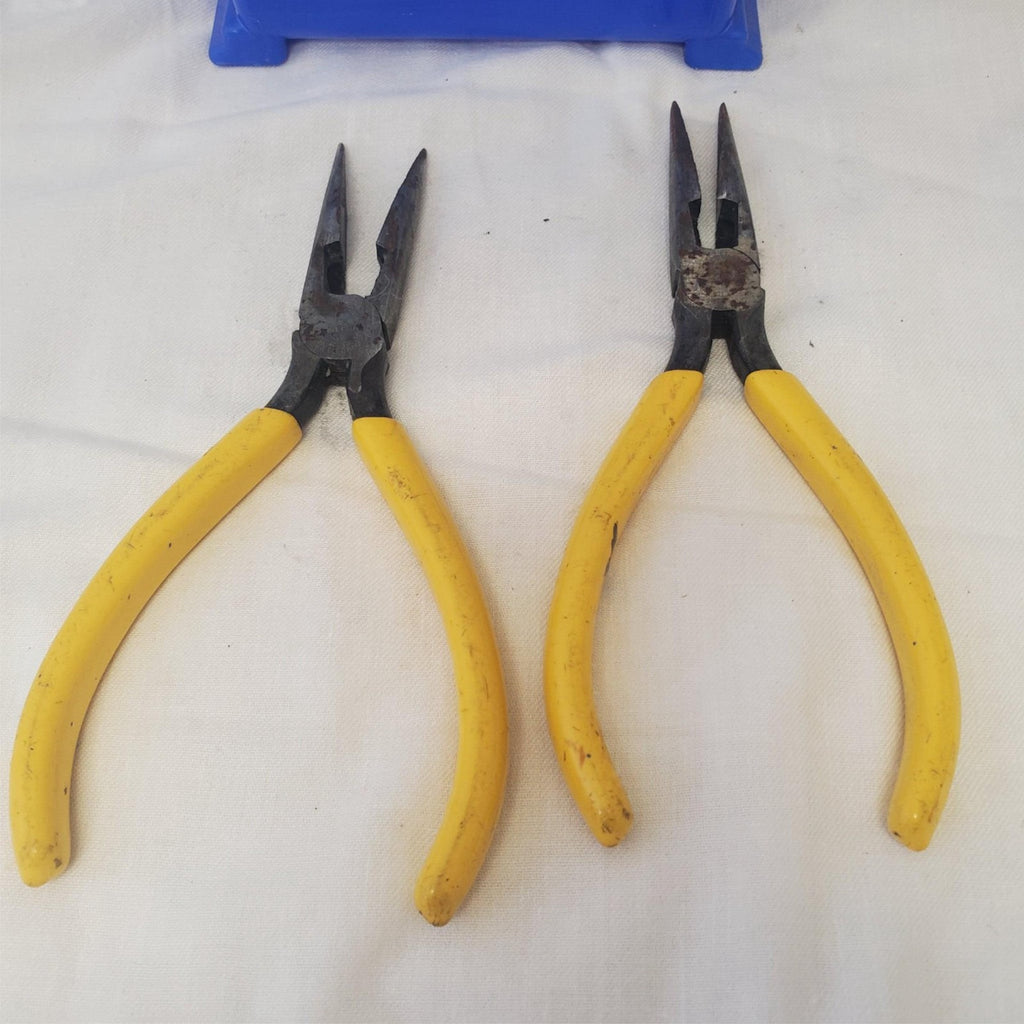 Lot of 2 Needle Nose Pliers LOT-72