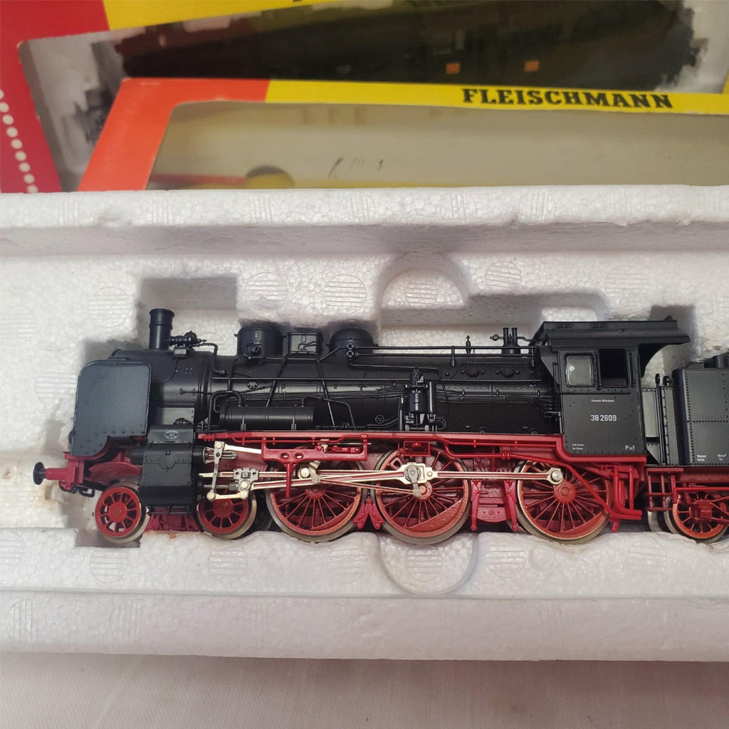 Lot of 2 Fleischmann 4160 and 4178 Toy Train Set