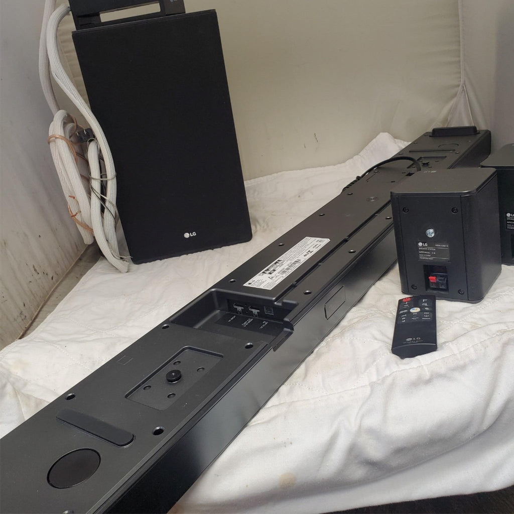 LG SL9YG Home Theater Sound System with Wireless Subwoofer and Surround Speakers
