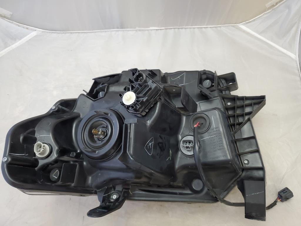 2014-2017 Toyota Tundra Right RH Headlight