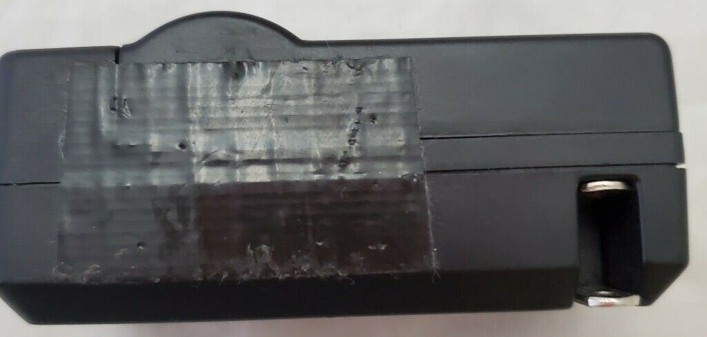 Video / Digital Camera Travel Battery Charger DC 8.4V - 100/240 V