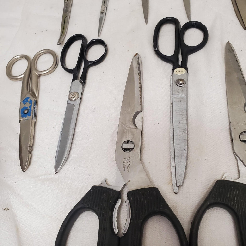 Lot of 15 Assorted Cutting Shears Pinking Scissors LOT-972