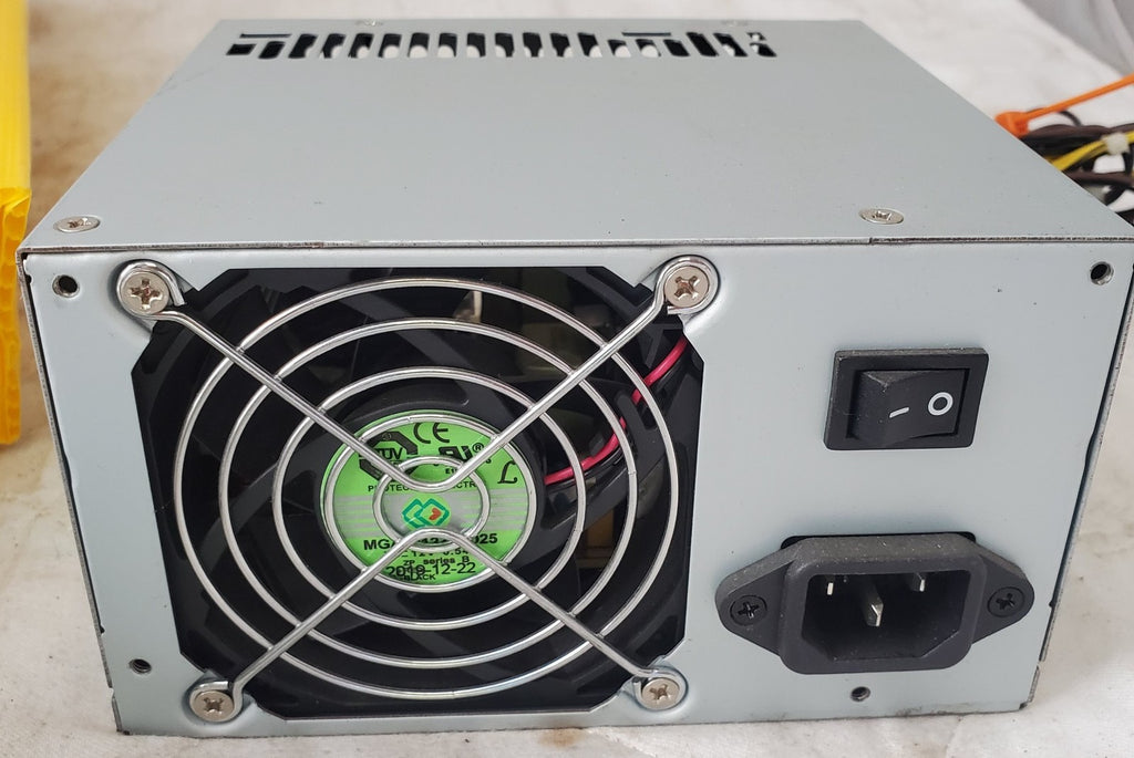 Lot of Laptop Charger 65W & Computer Power Supply 100-240V LOT 105