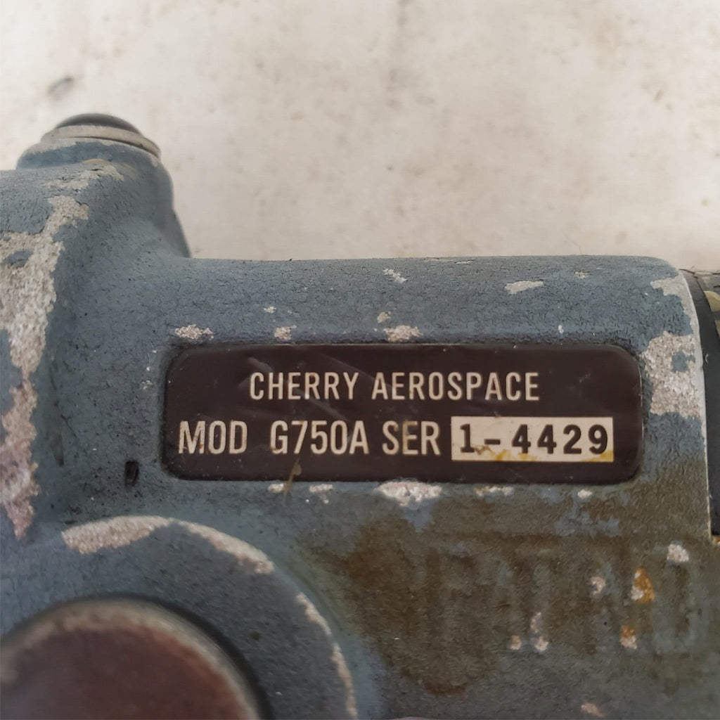 The Cherry Aerospace G750A G750A Hand Riveter AD-54