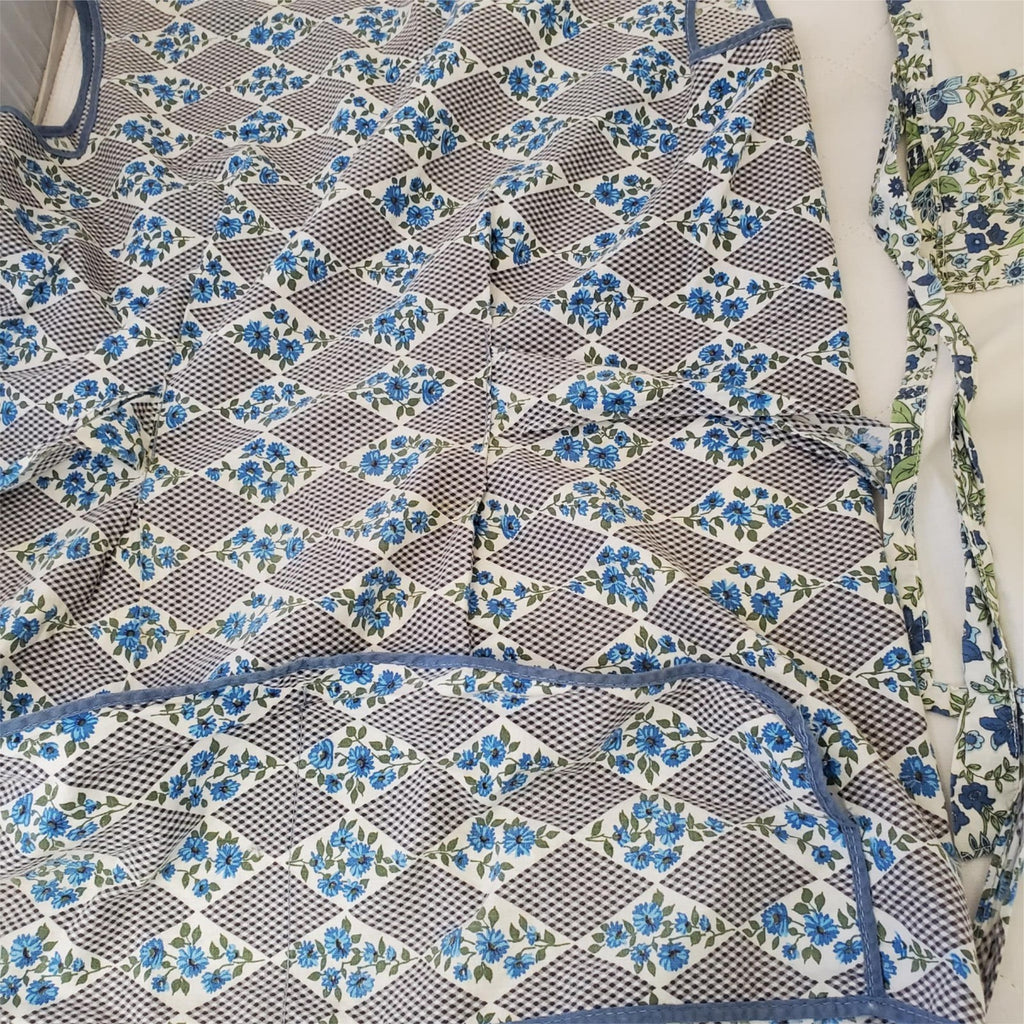 Vintage Lot of 2 Floral Flower Aprons