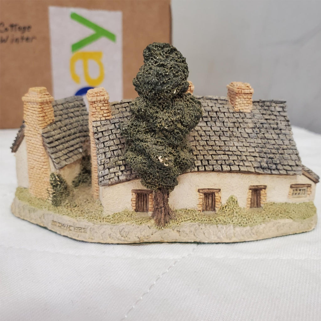 David Winter's Cottage Hogs Head Beer House 1985 & Craftsmens Cottages 1985