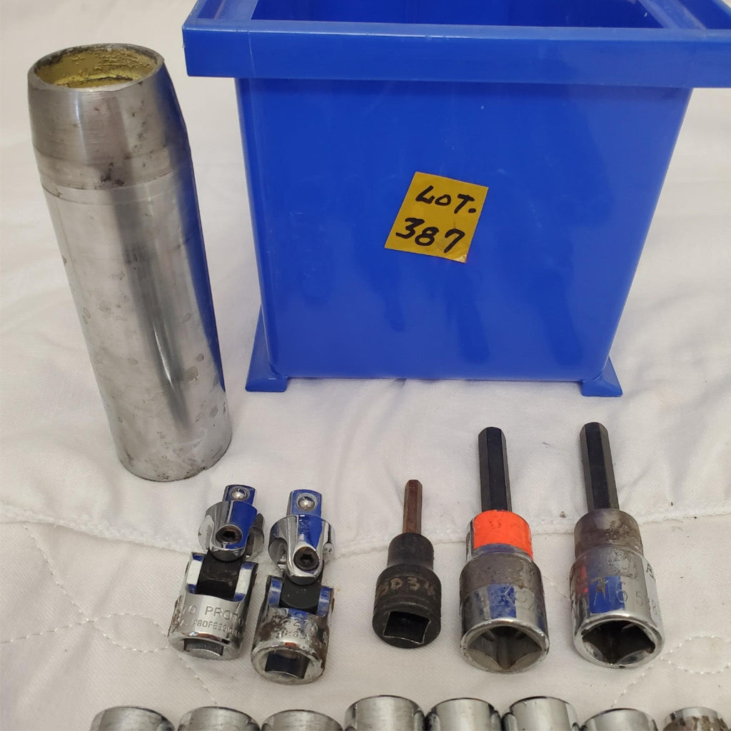 Lot of Ratcheting Wrench with Assorted Sockets Extensions Adapters LOT-387