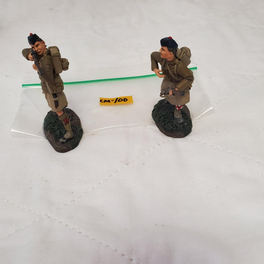Lot of 2 Hand Painted Metal Toy Soldier Shooting and Runner CM-100