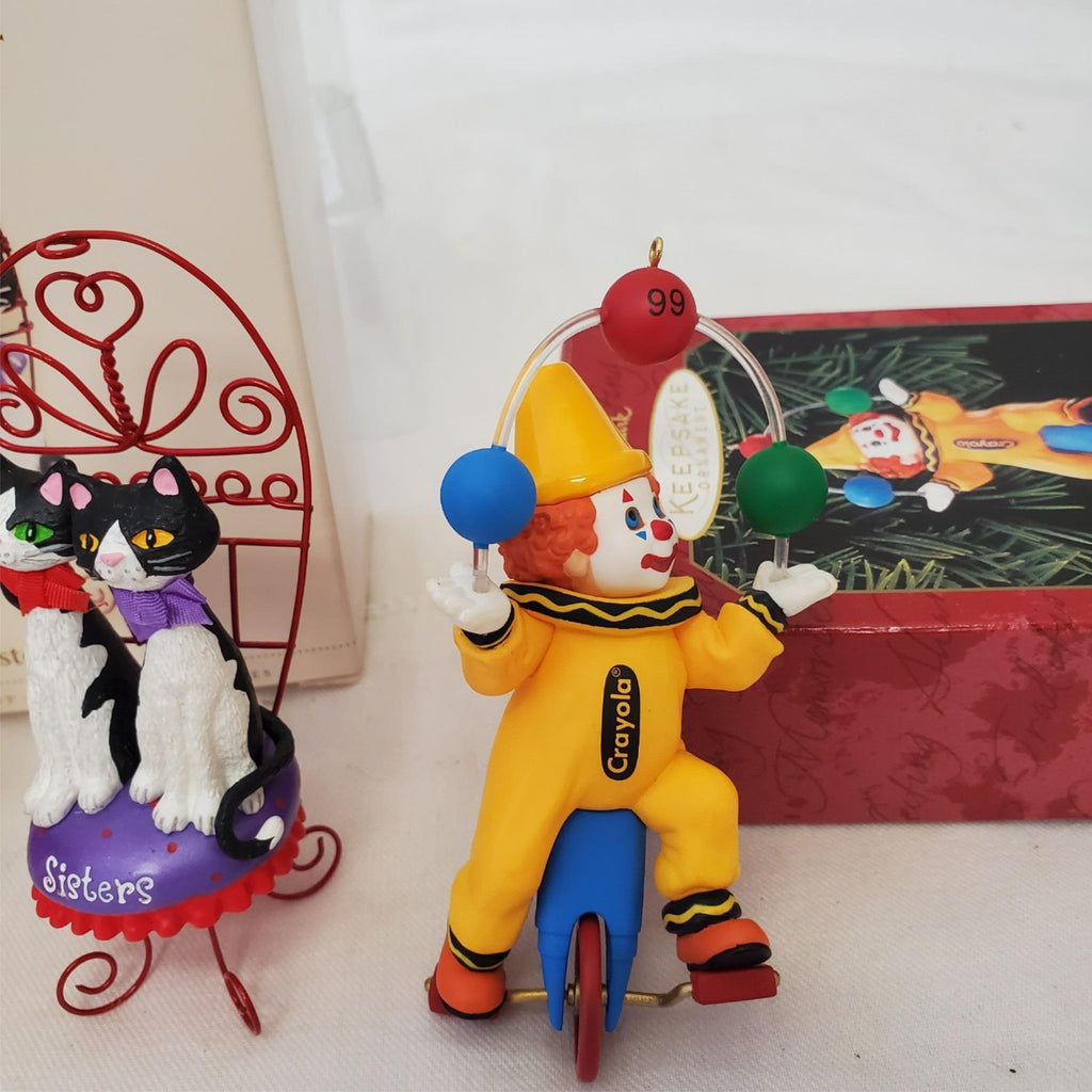 Lot of Hallmark Keepsake Tiggers Springy Tree,Clownin Around & Sisters Ornaments