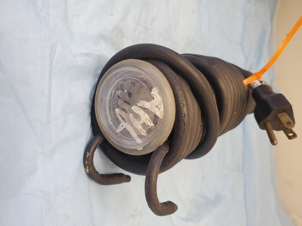 General Manufacturing Stubby II Fluorescent Light