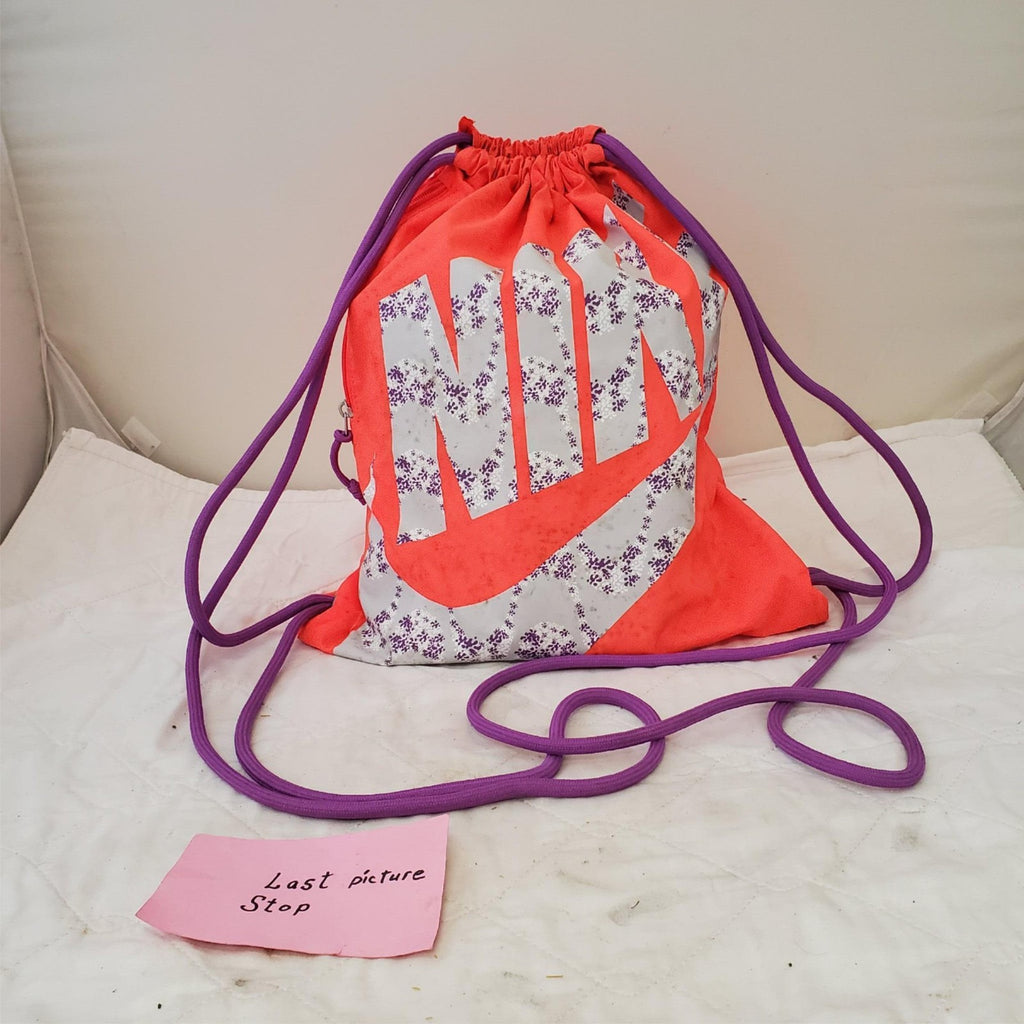 Lot of GRIP2RIP Baseball Softball Tee Ball Batting Gloves with Nike Bag
