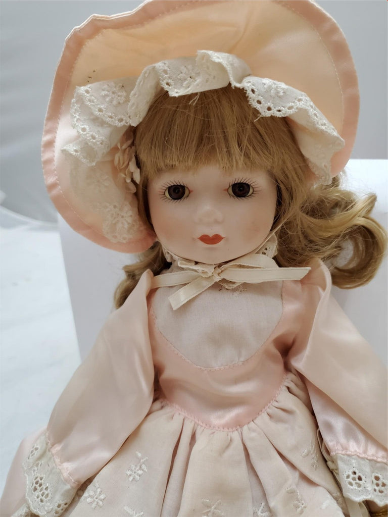 Vintage Gorham Sugar and Spice Suzanne Musical Porcelain Doll