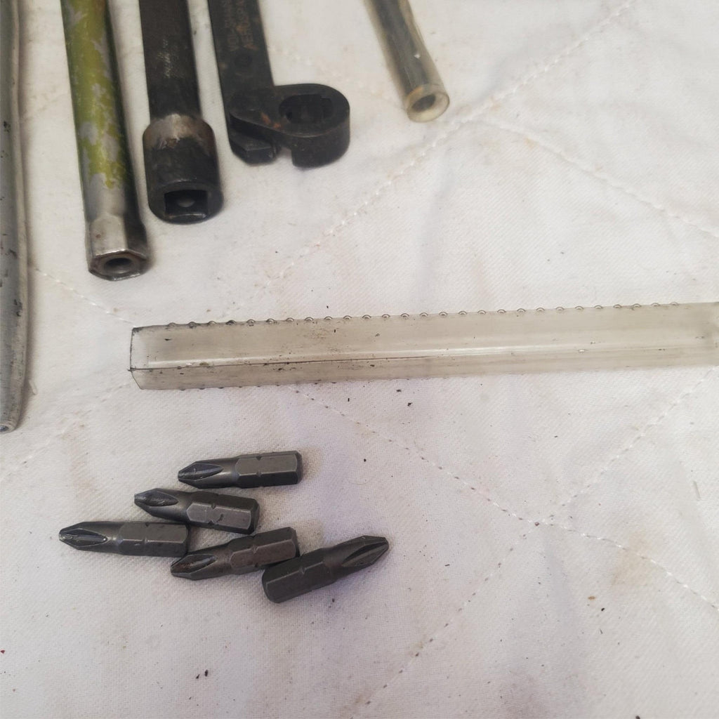 Mixed Lot of Assorted Machinist Tools Drill Bits Reamers Taps LOT-114