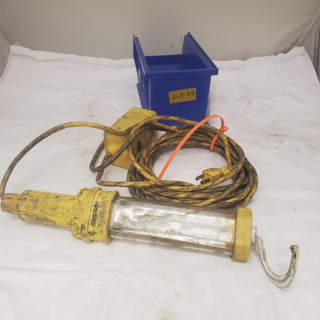 Fluorescent 13W 120V Portable Handheld Work Light LOT-54