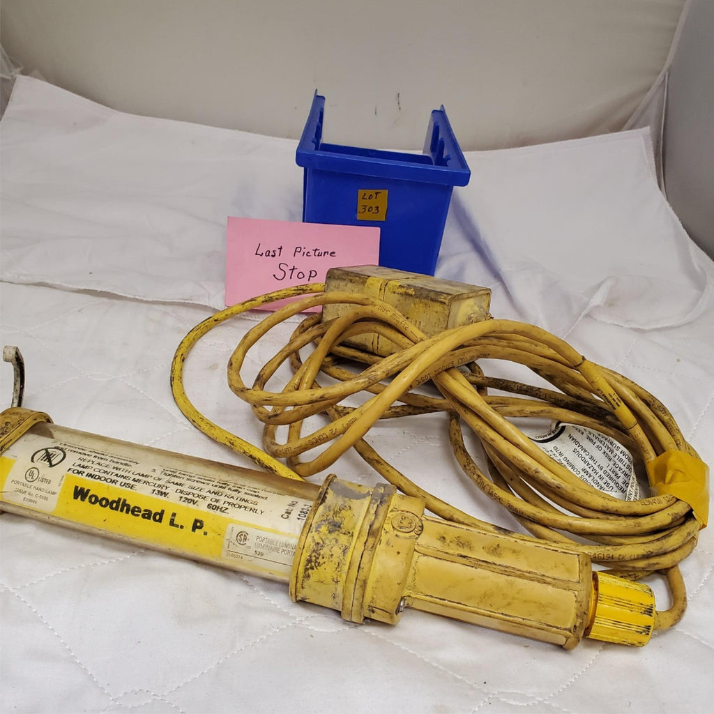 Woodhead Fluorescent 13W 120V Portable Handheld Work Light LOT-303