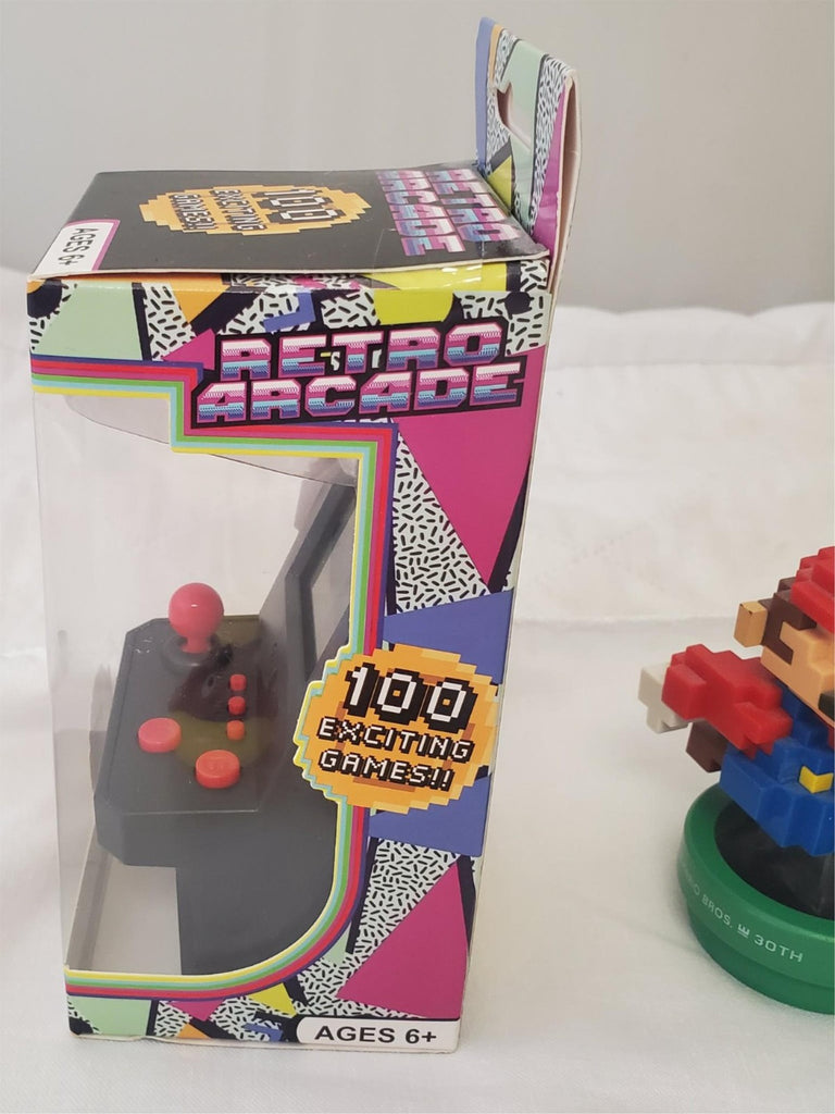 Supermario Bros. 30th Amiibo with Retro Arcade and Pez