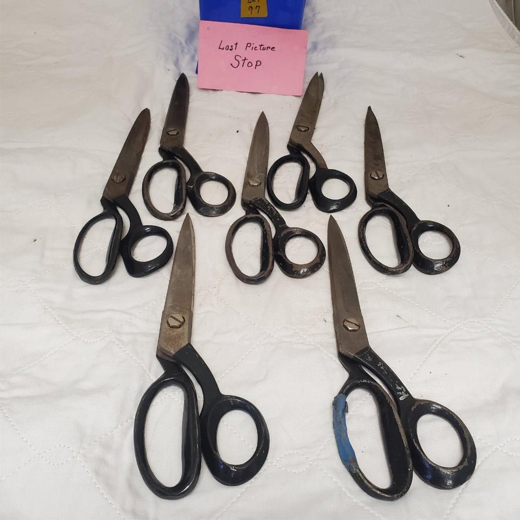 Lot of 7 Assorted Handle Pinking Scissors LOT-97