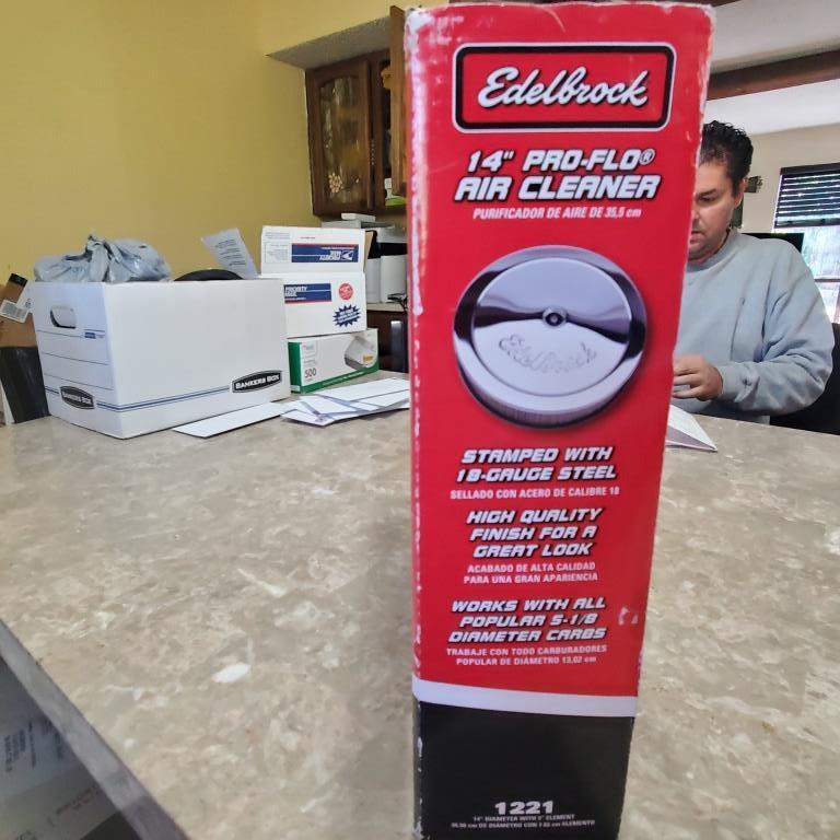 Edelbrock 1221 Pro-Flo 14" Round Air Cleaner / Filter w Air Cleaner Riser