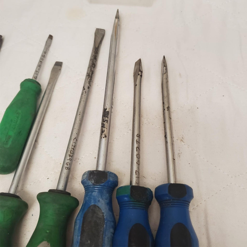 Lot of 7 Assorted Flathead Screwdrivers Set LOT-954