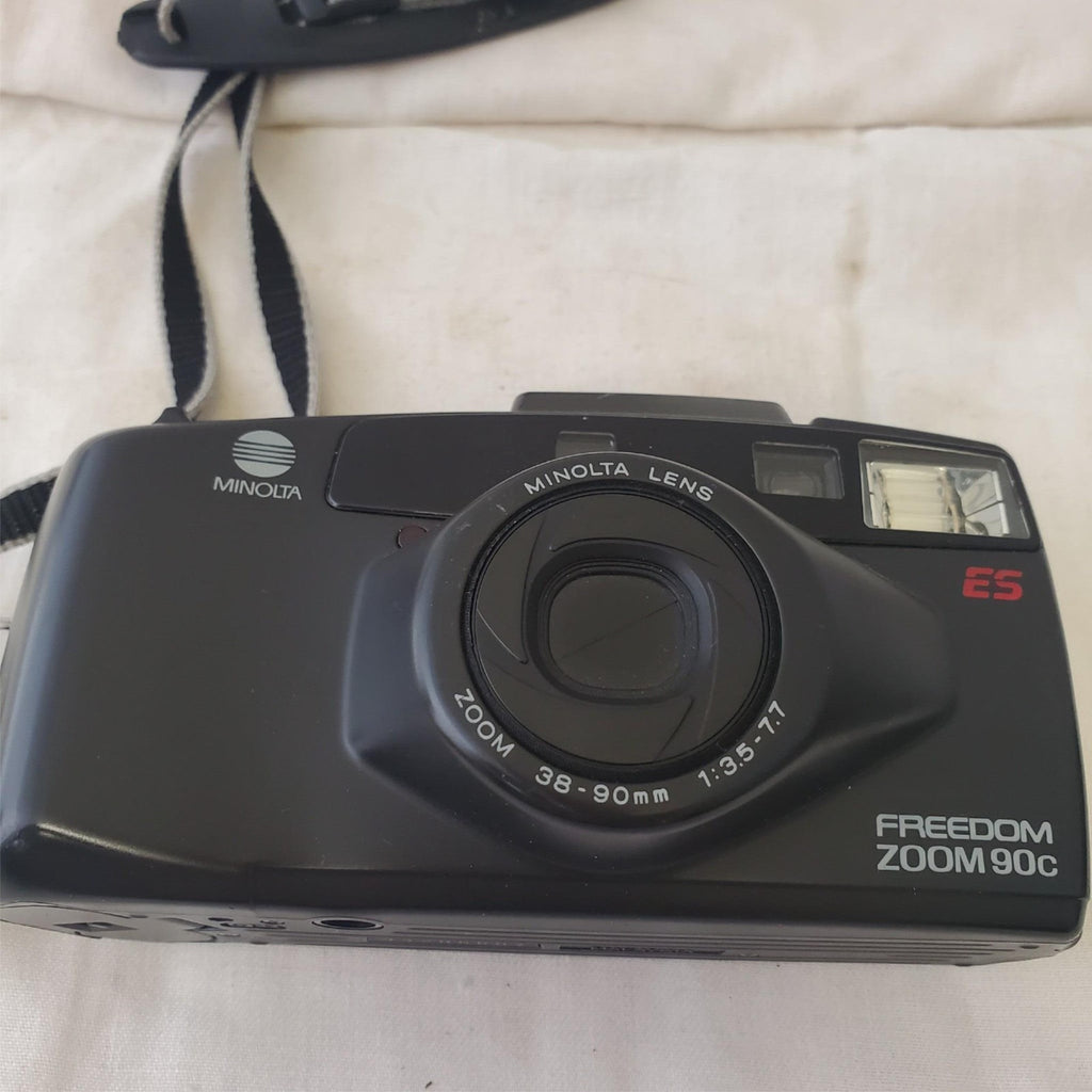 Minolta Freedom Zoom 90C Point & Shoot 35mm Film Camera 38-90mm