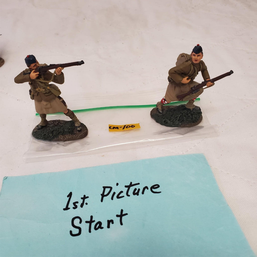 Lot of 2 Hand Painted Metal Toy Soldier Shooting and Runner CM-100