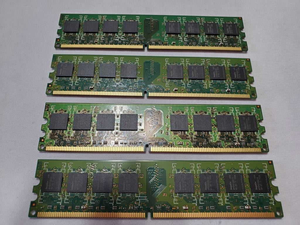 Lot of 4 - Hynix HYMP512U64BP8-S5 1GB PC2-6400U DDR-400 Server Memory Module
