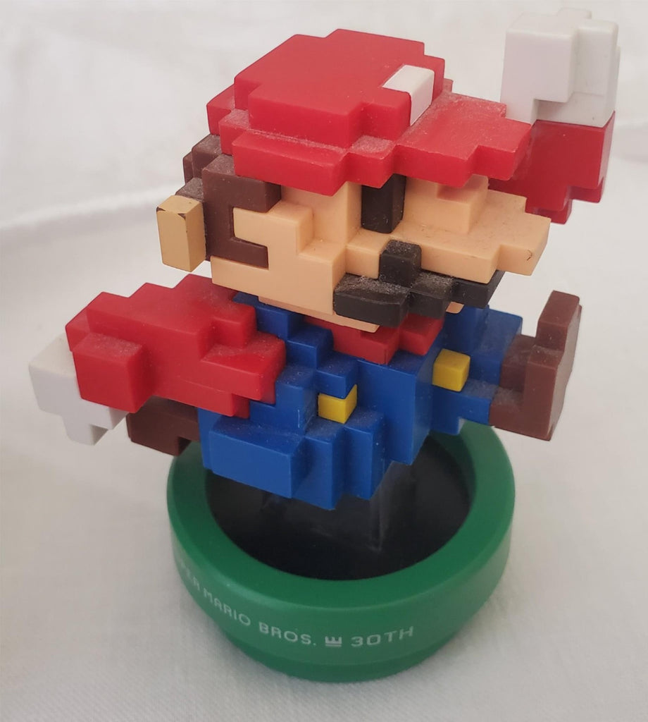 Supermario Bros. 30th Amiibo with Retro Arcade and Pez