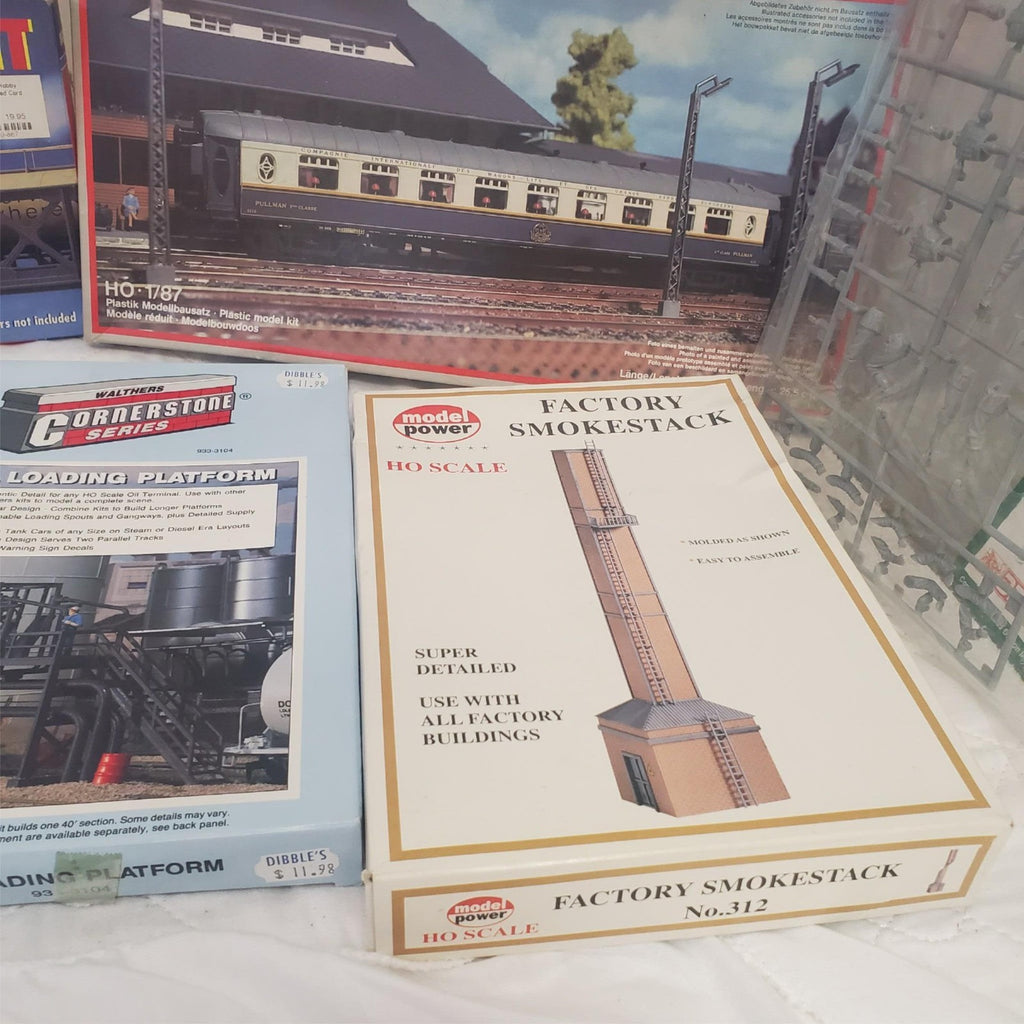 Lot of 5 HO Scale Model Kits  Atlas, Revell, Model Power, Walthers Bridge Set