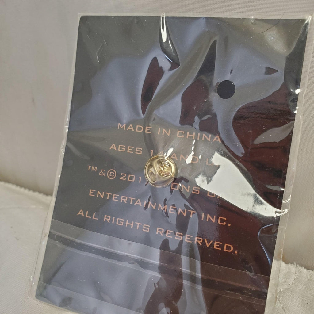 The Hunger Games Part 2 - Collectors Gold Mockingjay Pin Bird Wings 