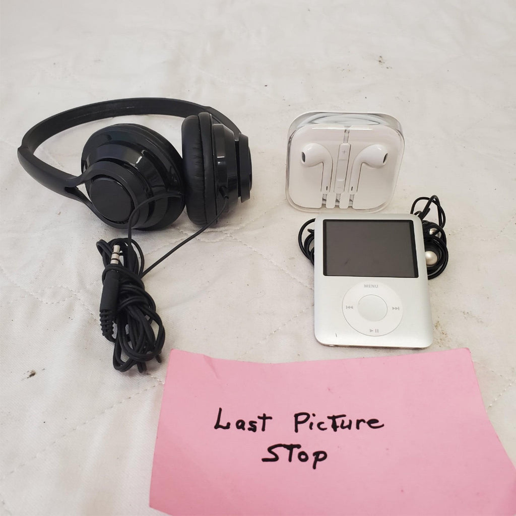 Lot of Apple Ipod Shuffle 8gb with Airdopes, Sony Handsfree & Headphone 