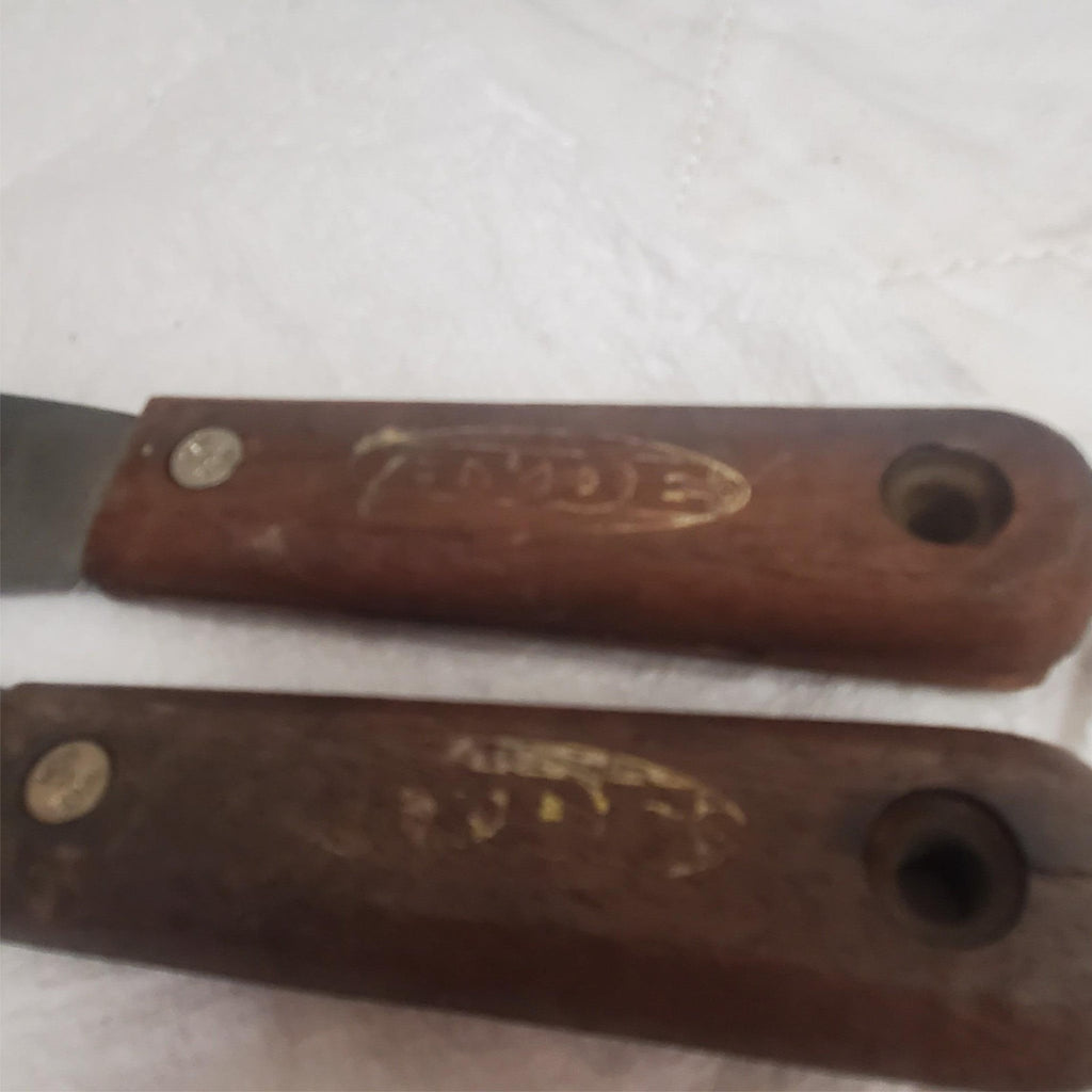Set of 4 Assorted Putty Knives and Scrapers LOT-503