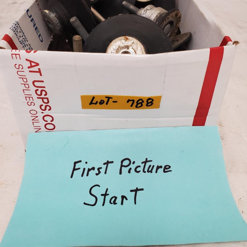 Lot of Assorted Roll Lock Mandrel Sanding Disc Holder LOT-788