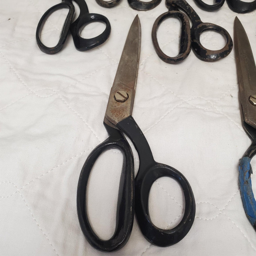 Lot of 7 Assorted Handle Pinking Scissors LOT-97