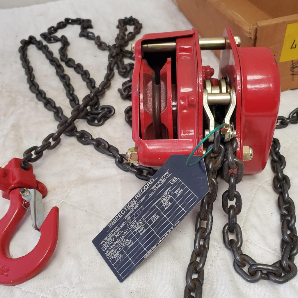 DAYTON Manual Chain Hoist: Hook Mounted 2,000lbs 15ft LOT 199