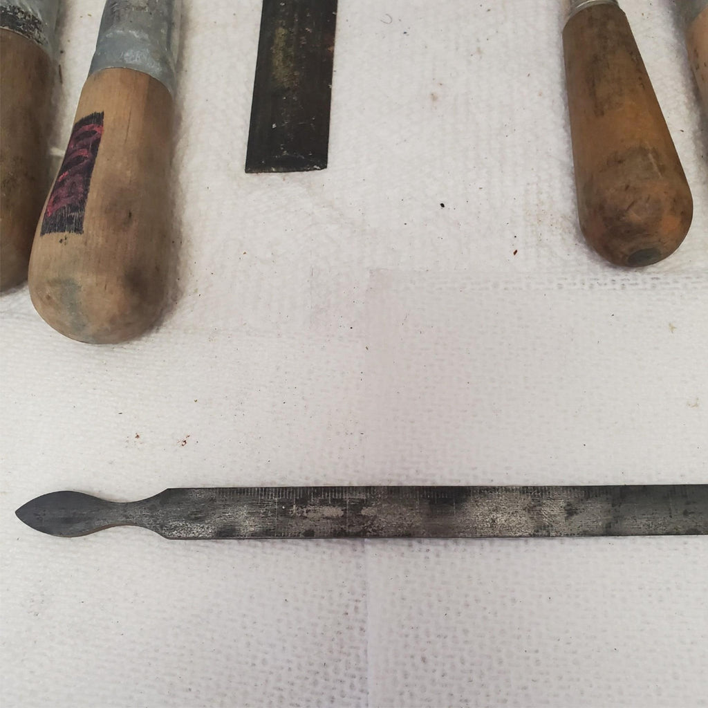 Lot of 6 Mixed Vintage Woodworking Chisel Tools LOT-773