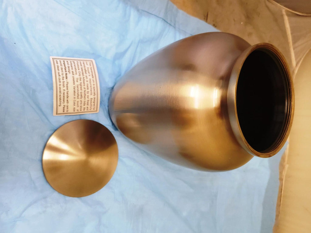 Modern Beautiful Design Handcrafted Urn for Human Ashes BA-612