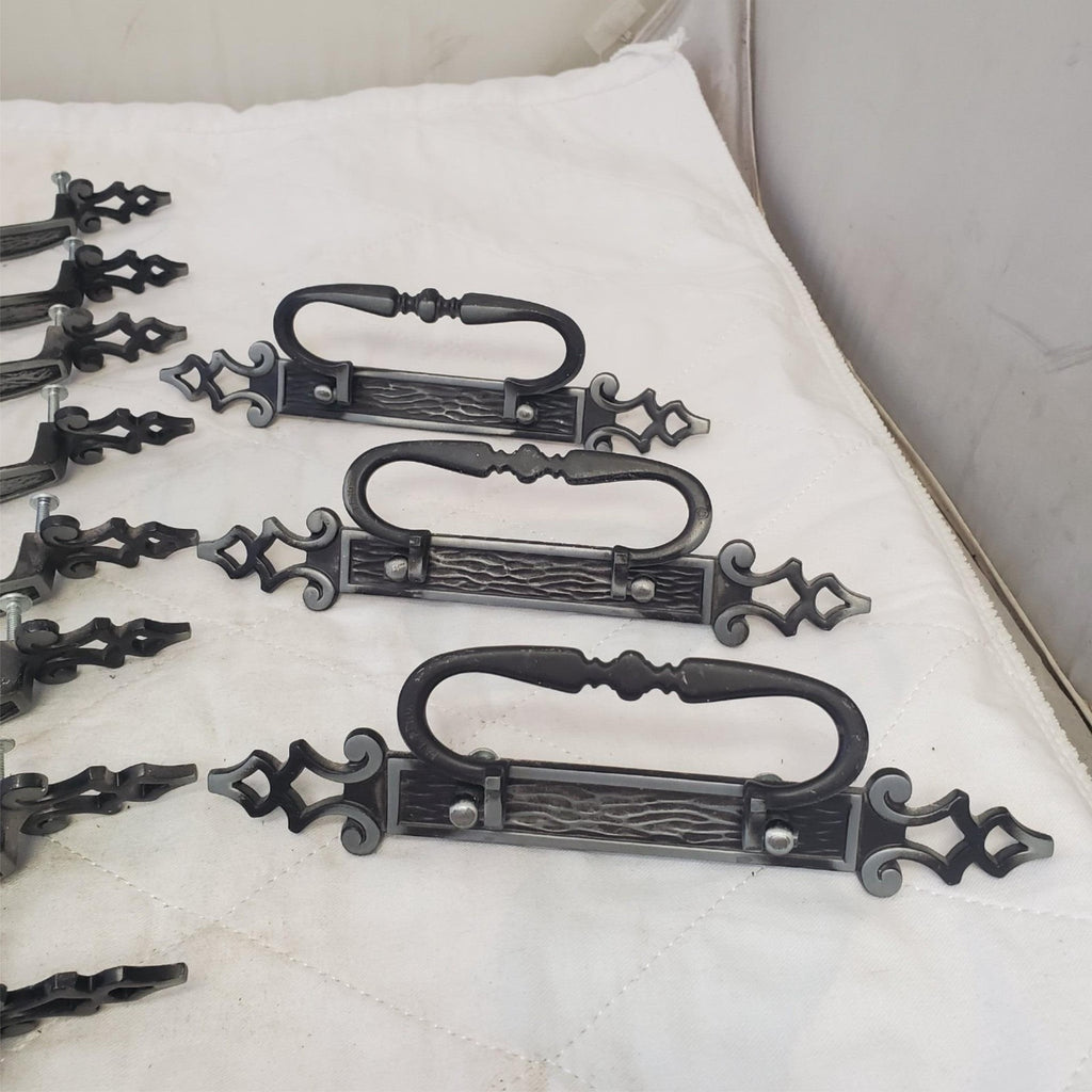 Lot of 21 Vintage Brass Amerock Carriage Cabinet Drawer Pulls