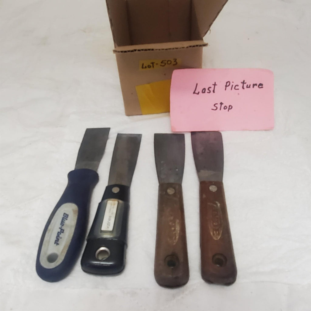 Set of 4 Assorted Putty Knives and Scrapers LOT-503