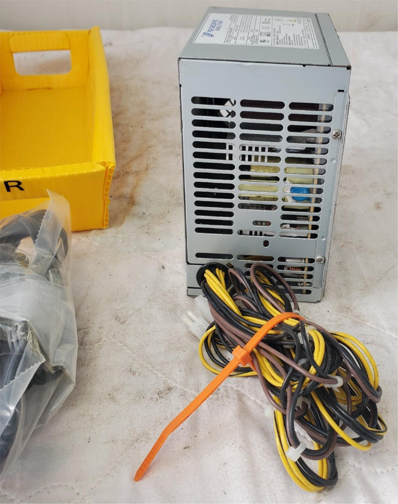Lot of Laptop Charger 65W & Computer Power Supply 100-240V LOT 105