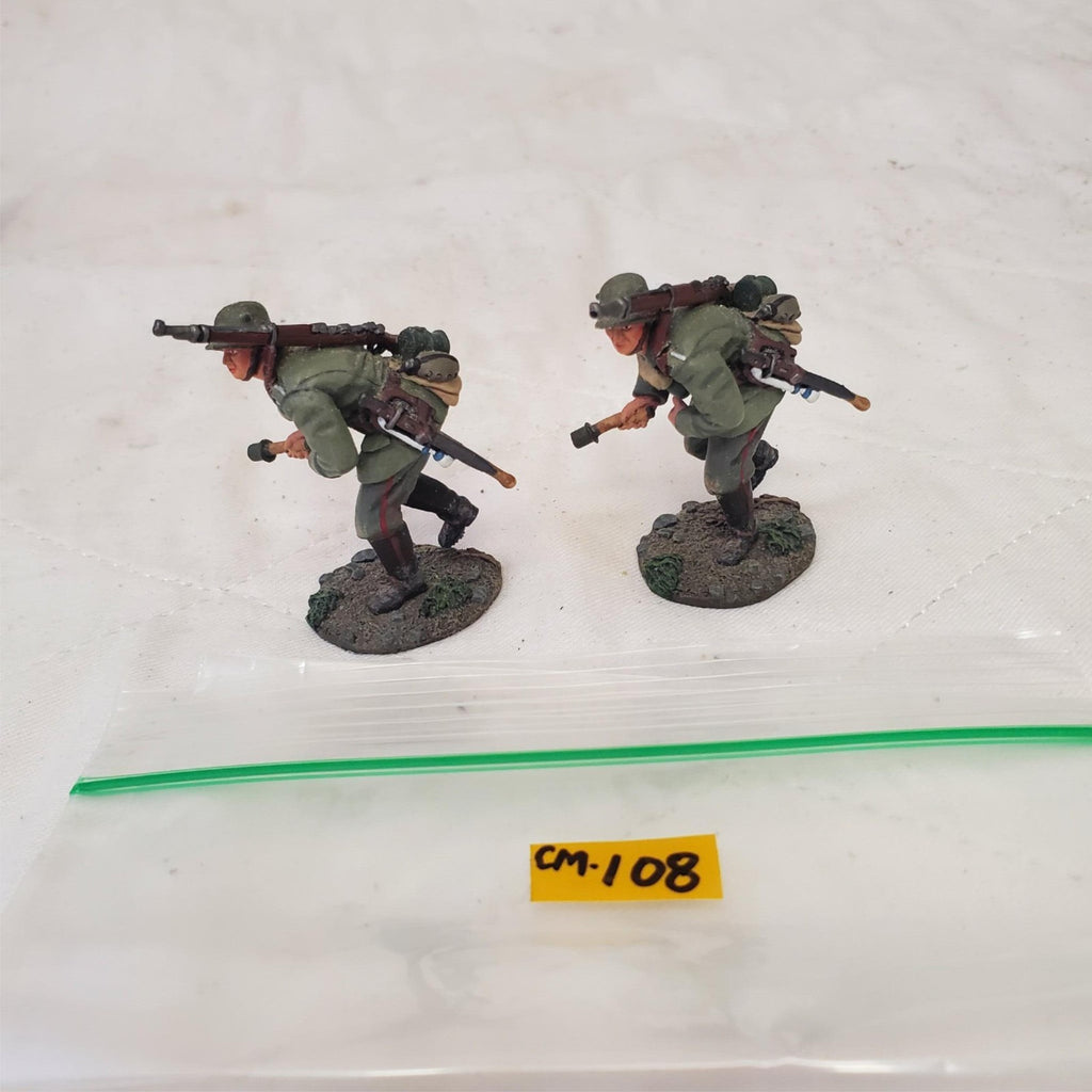 W. Britain 23055 1916-18 German Infantrys Pulling Grenade Primer CM-108